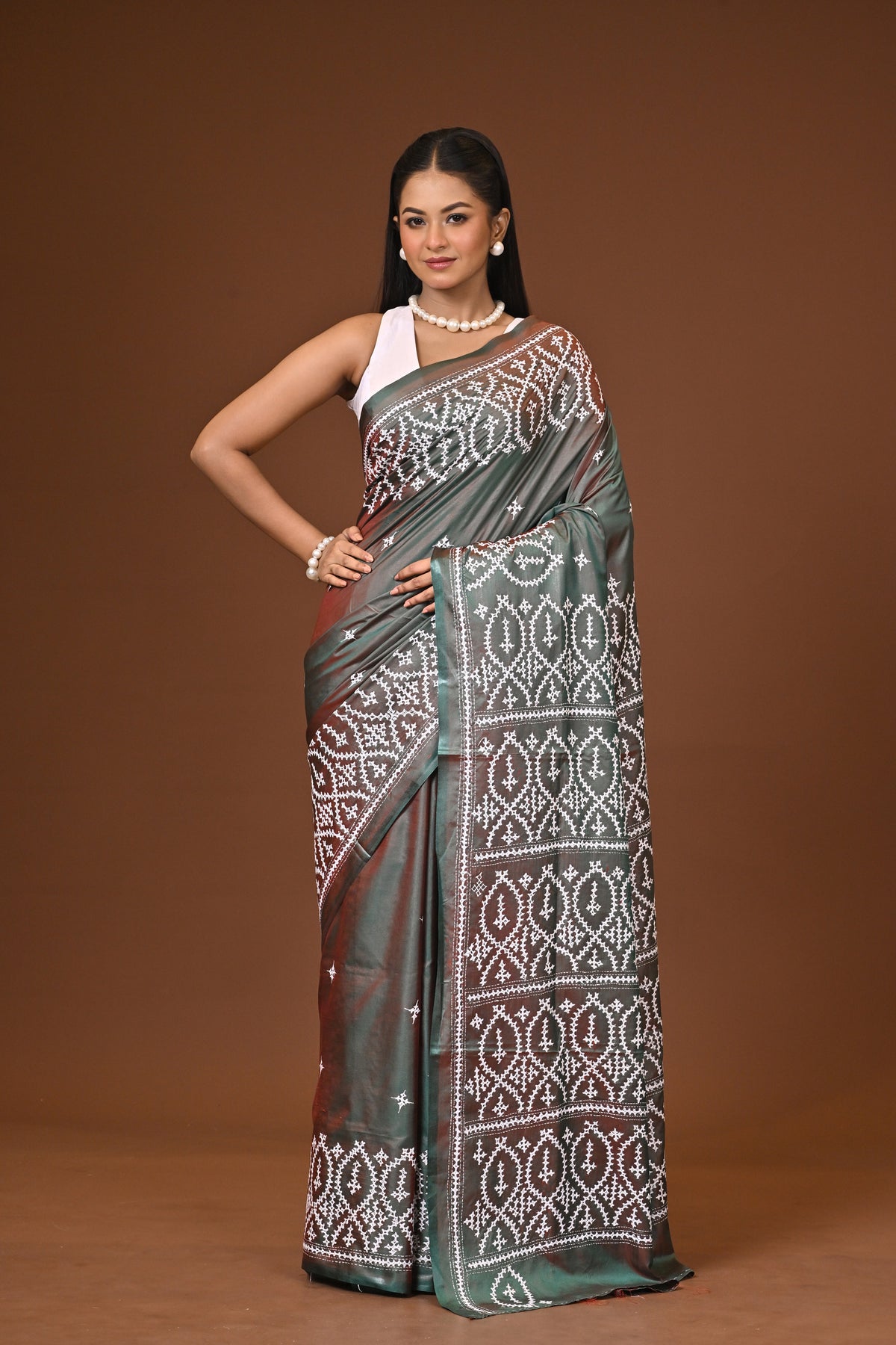 Blended Silk Kantha Stitch Saree Velvet Green