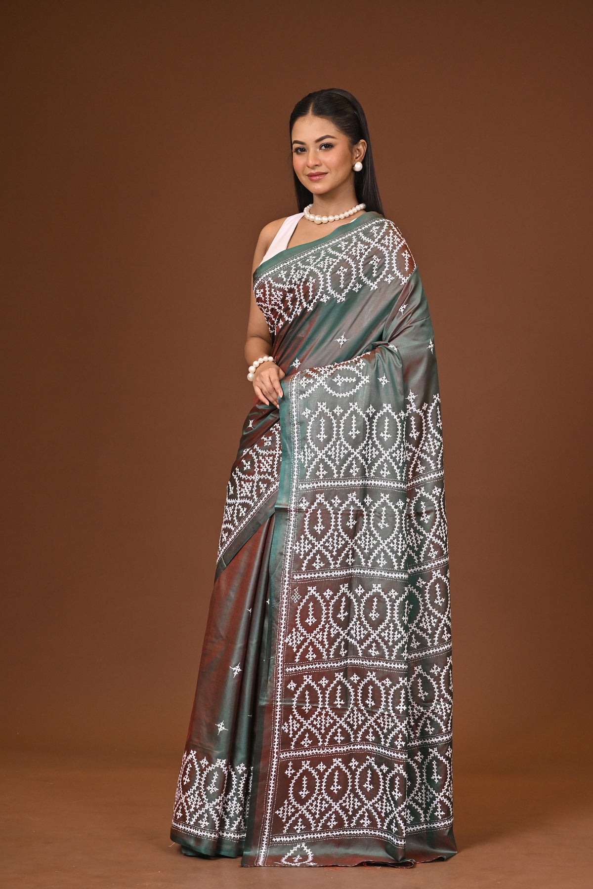 Blended Silk Kantha Stitch Saree Velvet Green