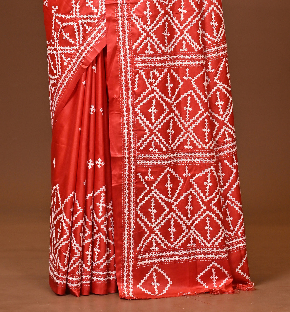 ব্লেন্ডেড সিল্ক কাঁথা স্টিচ শাড়ি লাল
