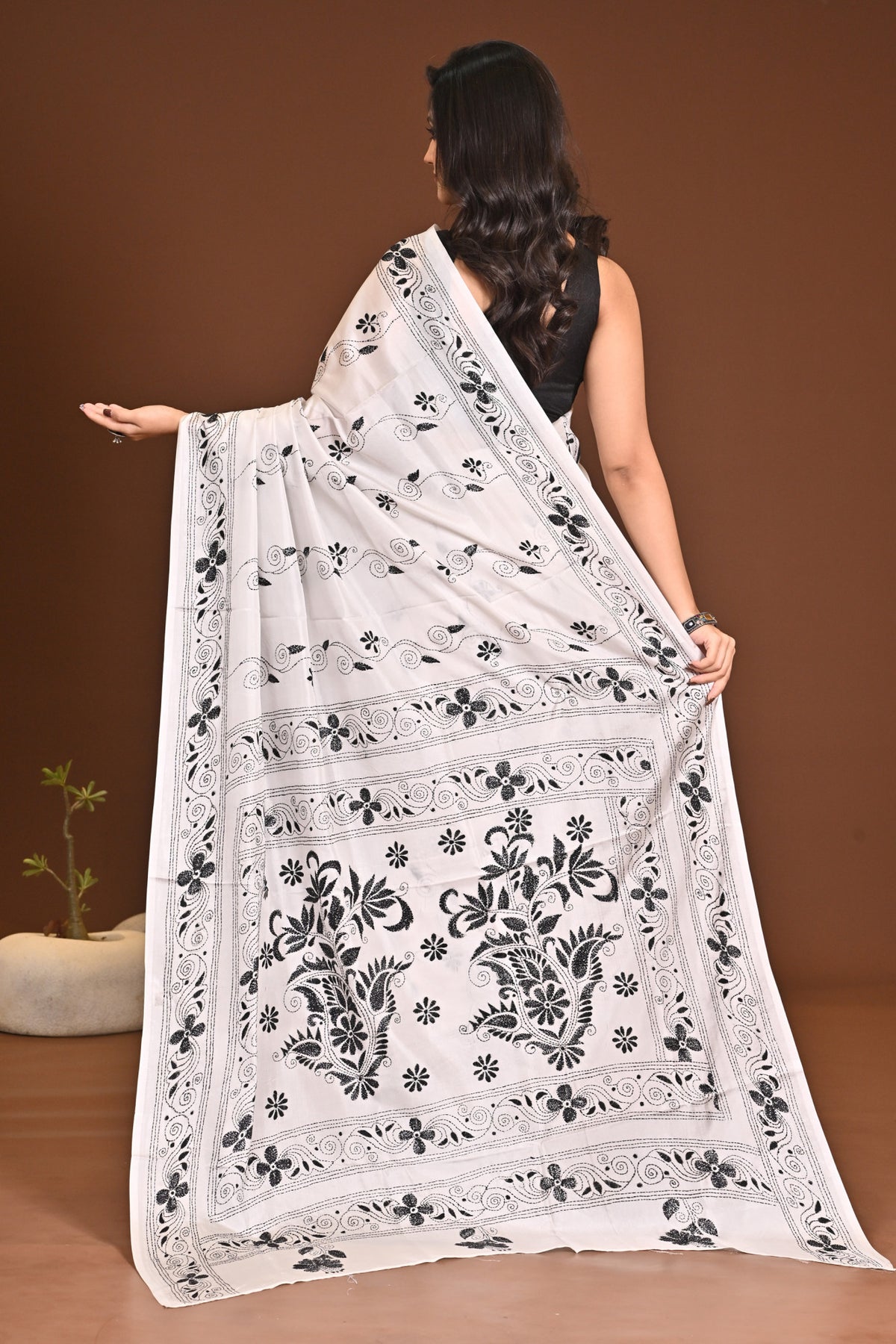 BLENDED SILK KANTHA SAREE
