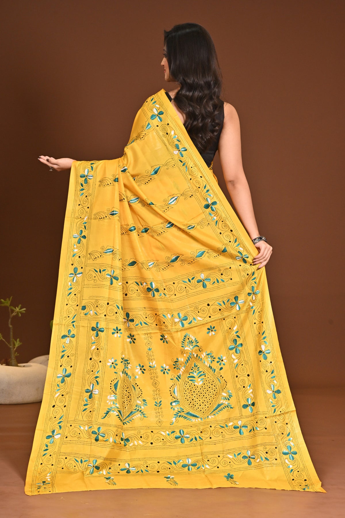 BLENDED SILK KANTHA SAREE