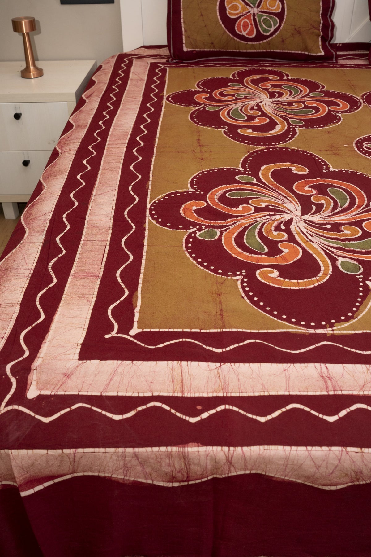 Designer Cotton Multicolor Batik Bedsheet (Double)