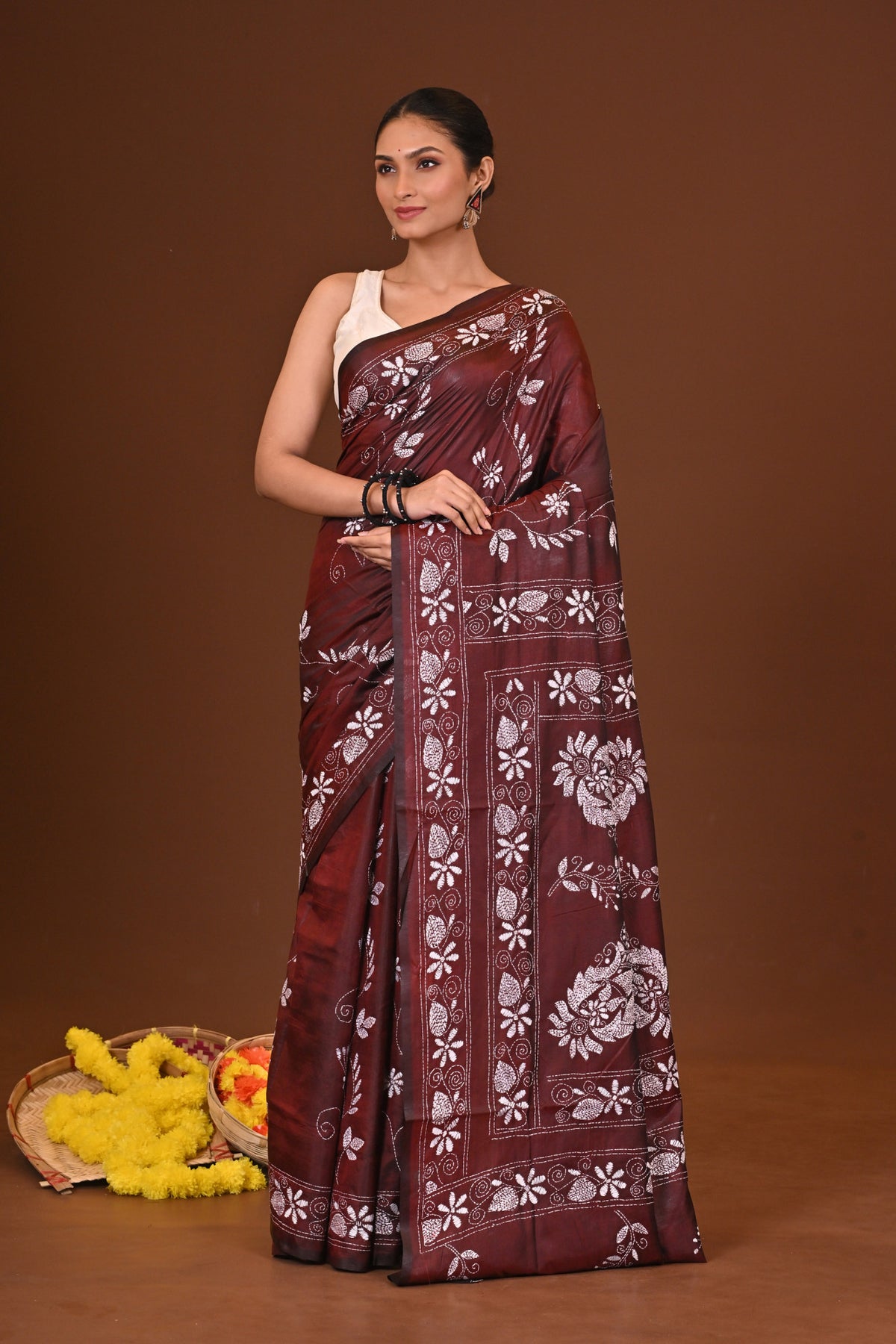 MRITTUNJOYEE BLENDED SILK KANTHA SAREE