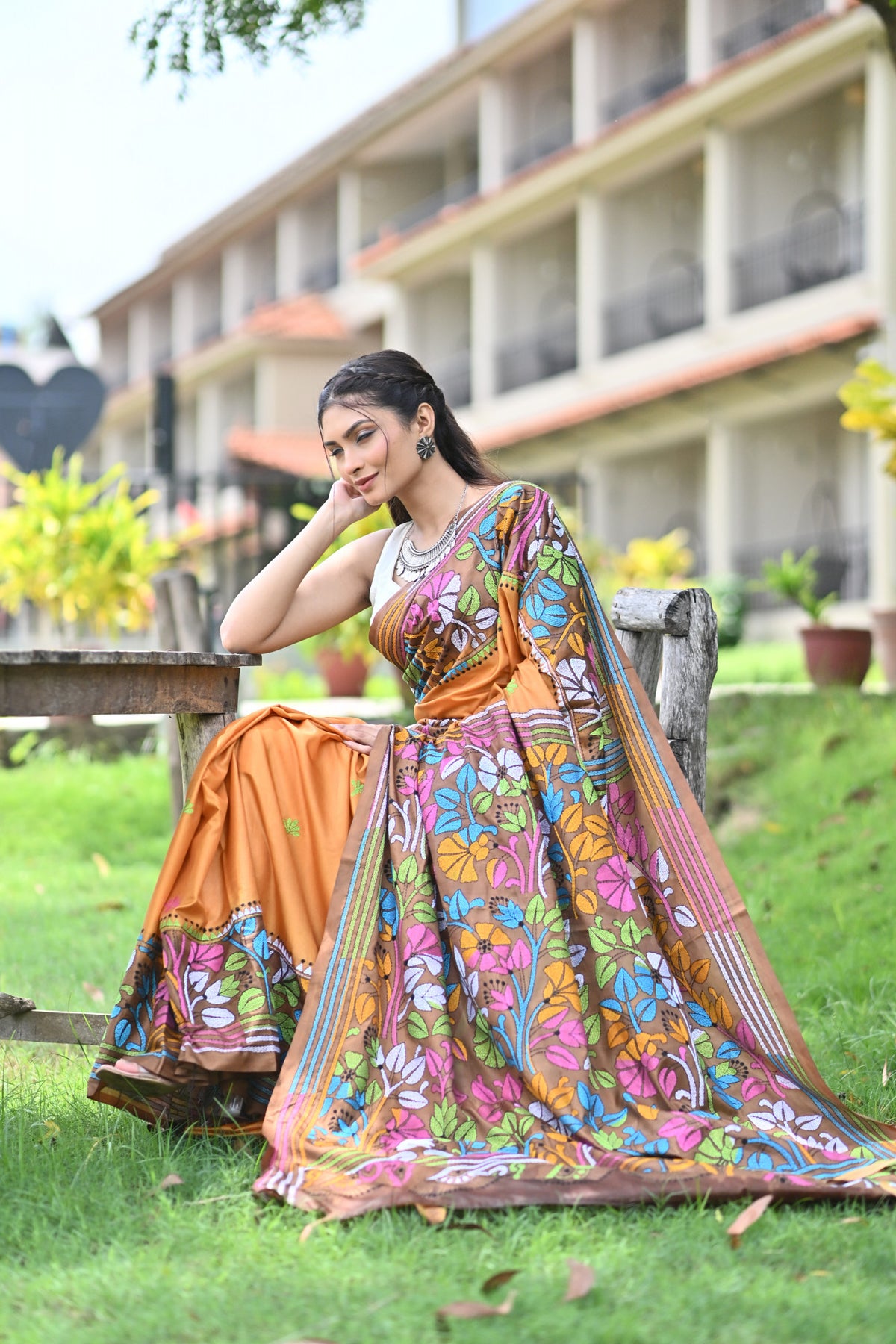 CHANDRAVATI BLENDED SILK KANTHA SAREE