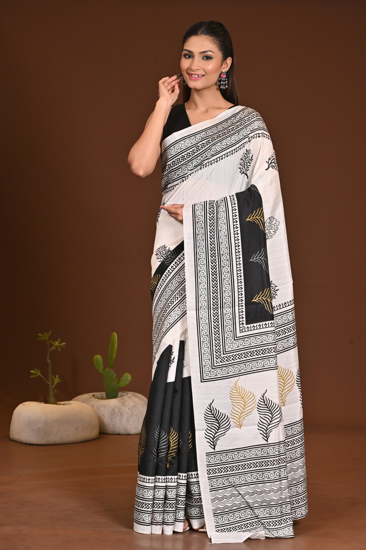 WOMANIYA SEMI COTTON SAREE