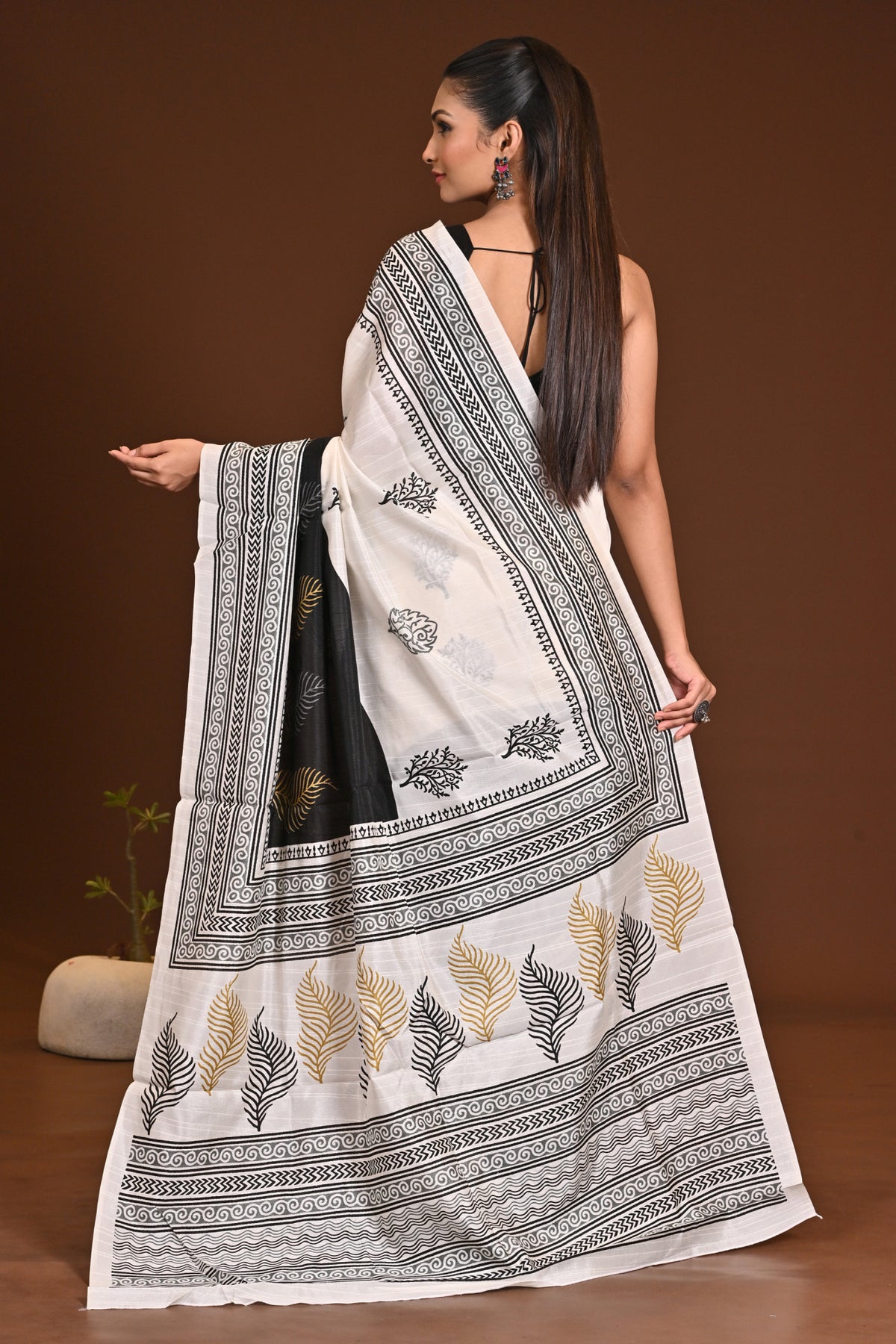 WOMANIYA SEMI COTTON SAREE