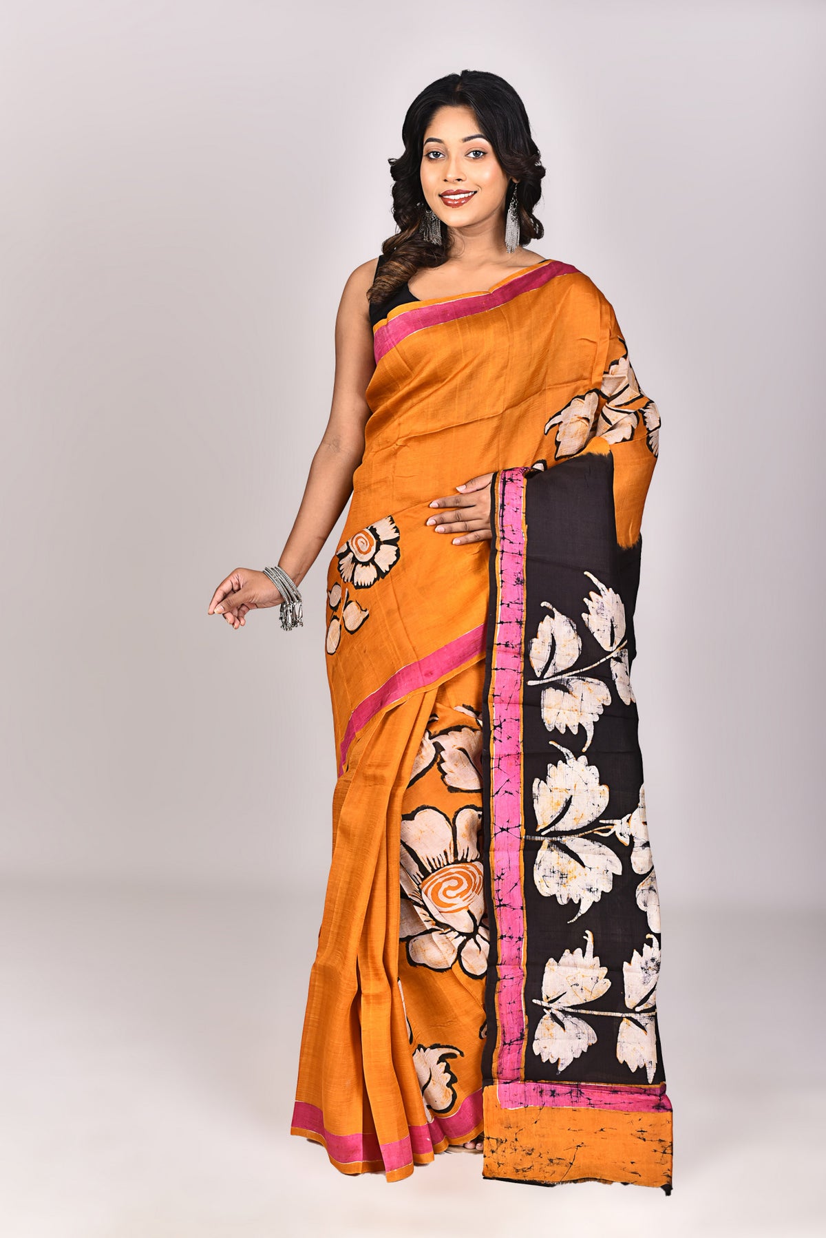 Women's Batik Silk Saree With Blouse Piece