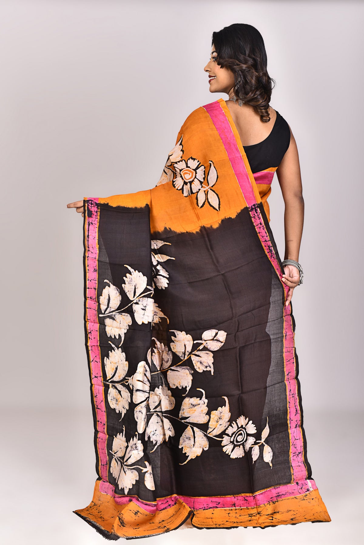 Women's Batik Silk Saree With Blouse Piece
