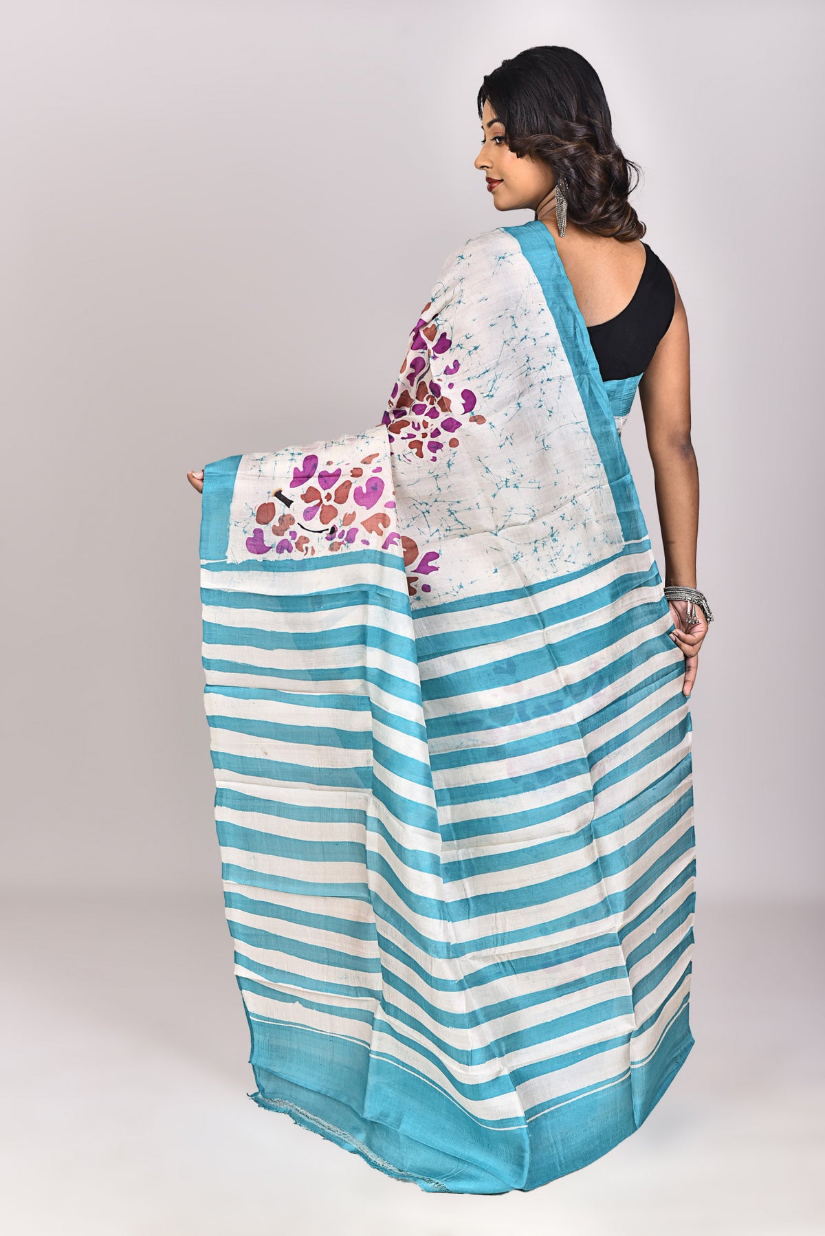 Women's Batik Silk Saree With Blouse Piece