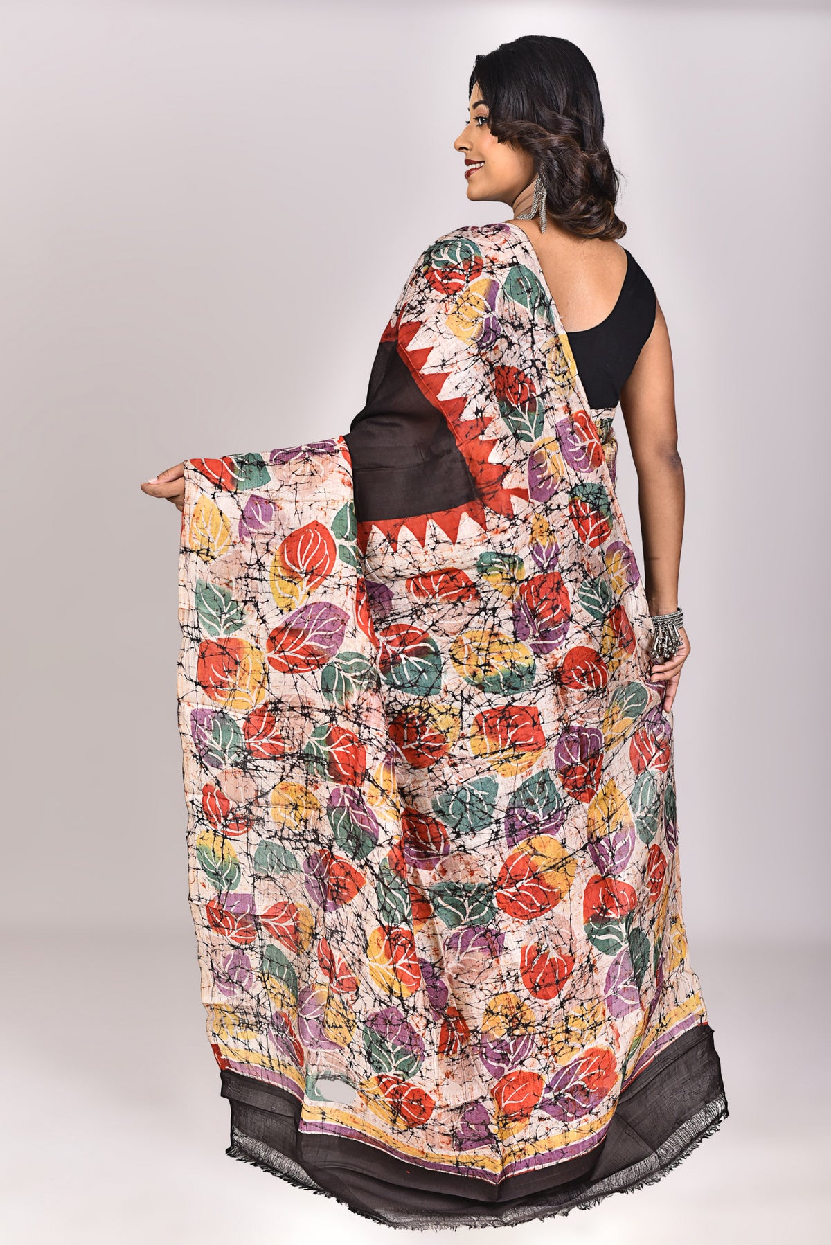 Women's Batik Silk Saree With Blouse Piece