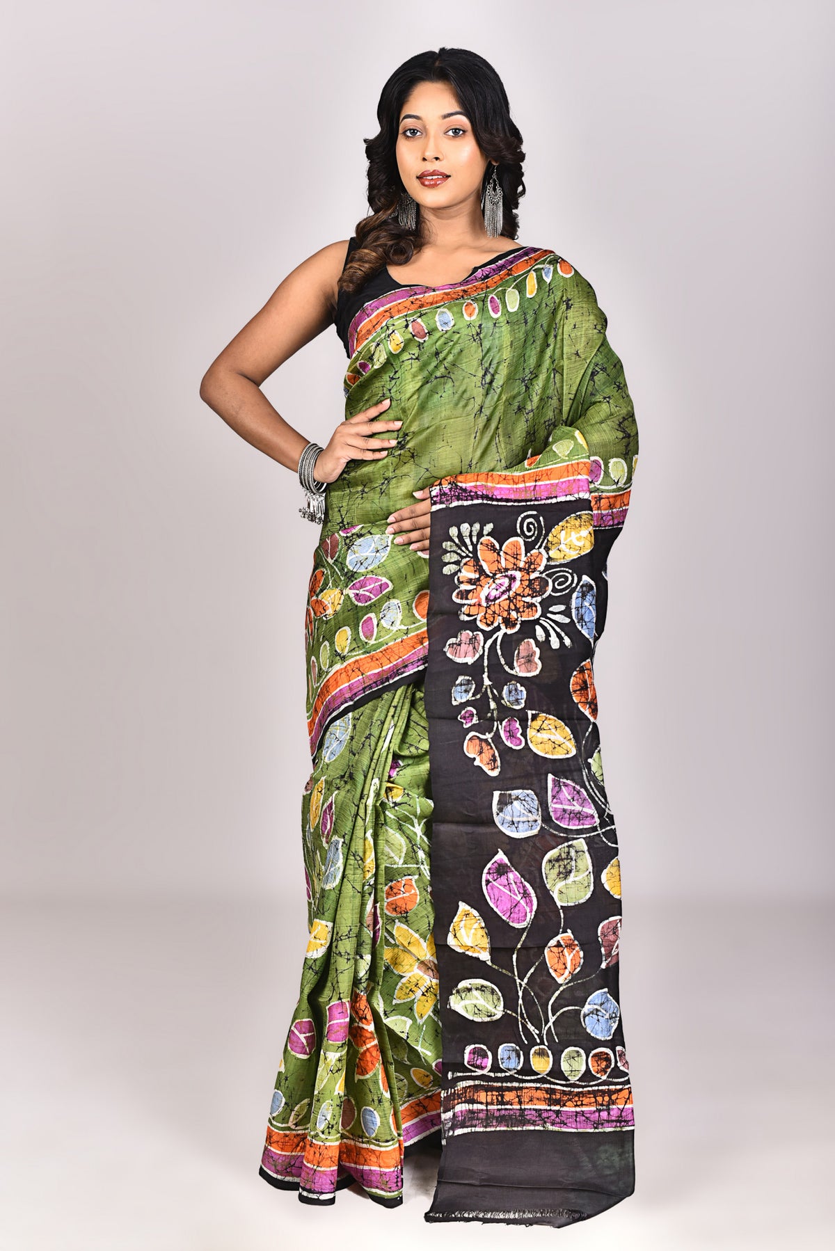 Women's Batik Silk Saree With Blouse Piece