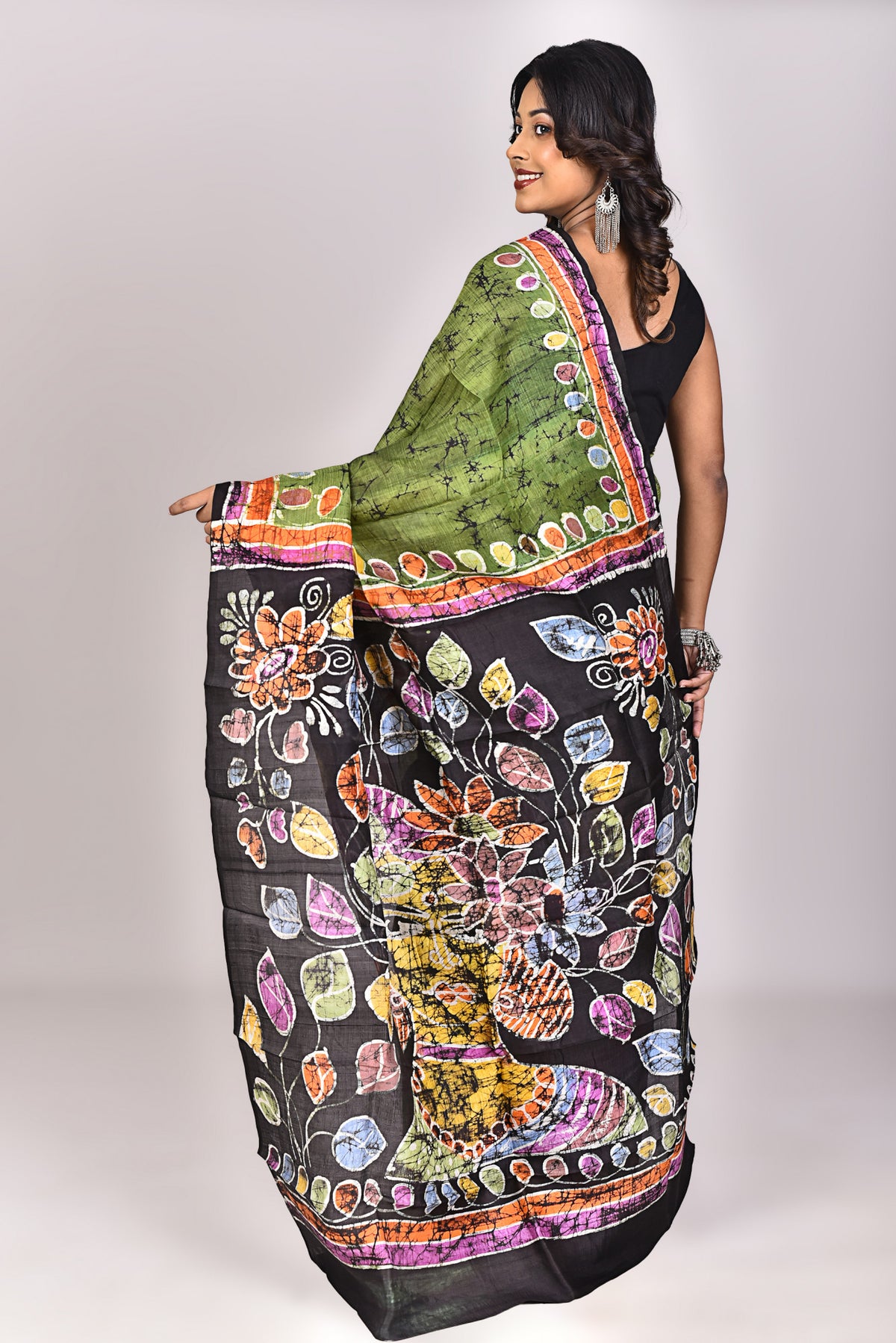 Women's Batik Silk Saree With Blouse Piece