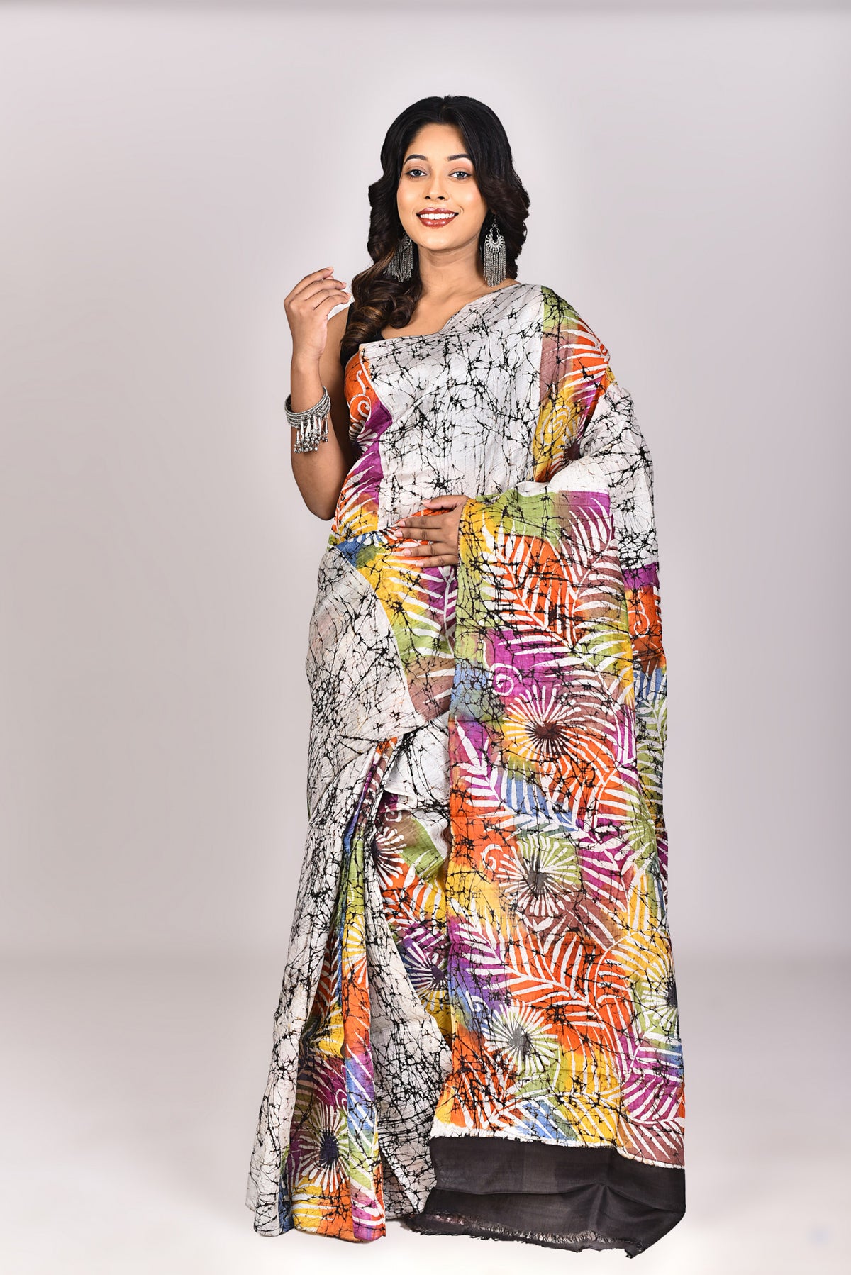 Women's Batik Silk Saree With Blouse Piece