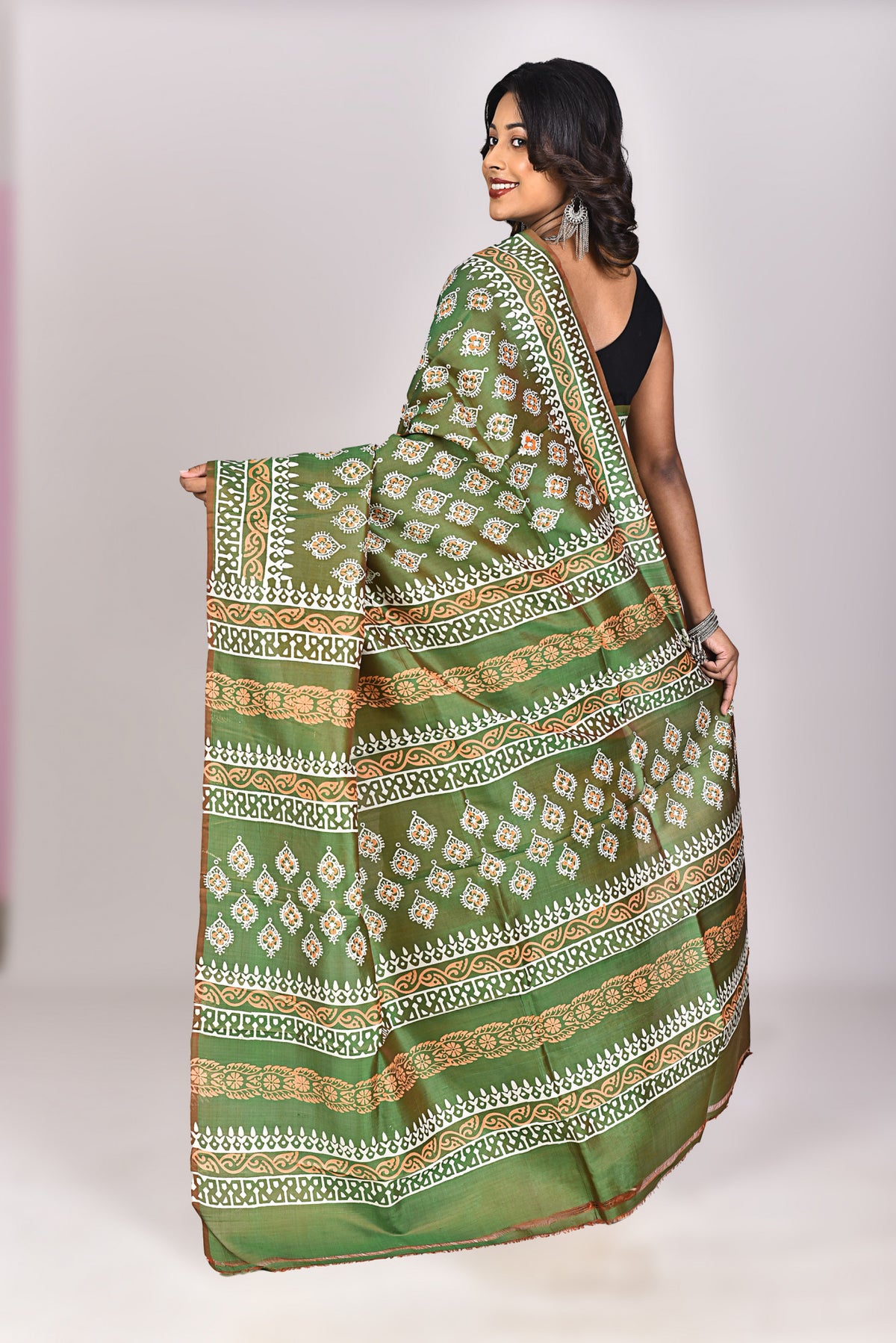 Women's Katan Silk Block Saree With Blouse Piece