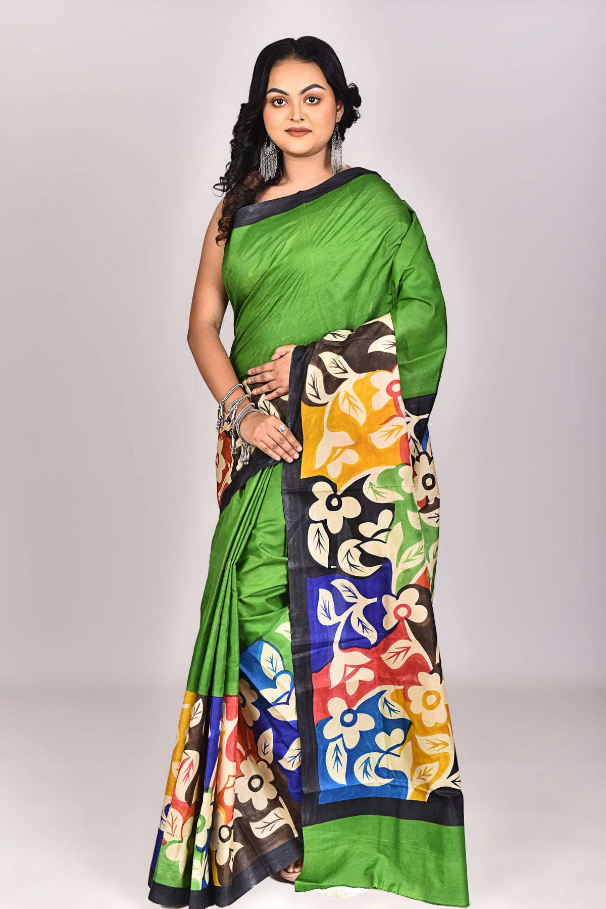 Women's Katan Silk Handprint Saree With Blouse Piece